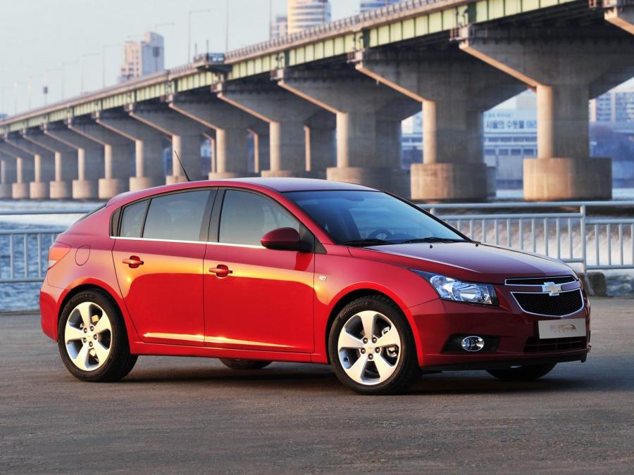  Chevrolet Cruze Hatchback 2011 года  (фото 15 из 19)